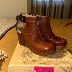 Free People amber orchard clog size 40 (10)